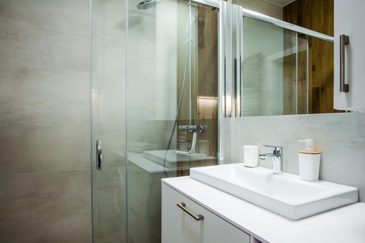 Shipyard Gdansk Apartment - Free Private Parking Экстерьер фото